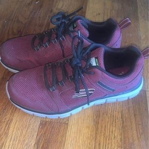 Men Skechers shoe size 10 memory foam.